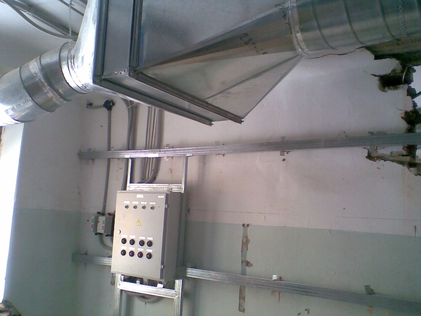 вентиляция лабораторий с вытяжными шкафами