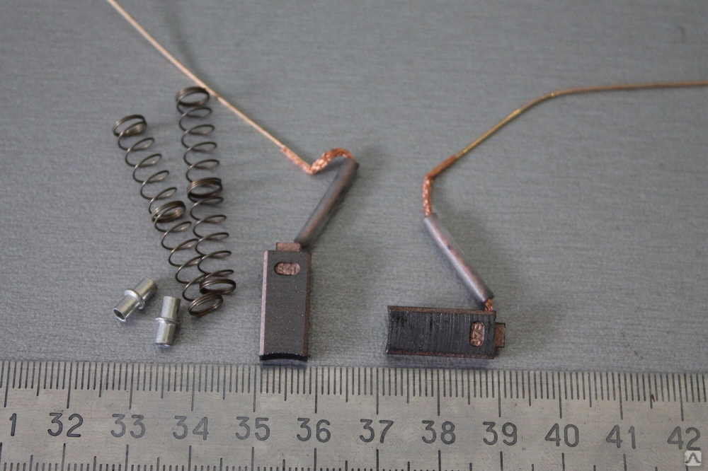 Щетка генератора Deutz 5х8х17 мм 12/24 (2 шт) 1127014022, 1127014017 ...