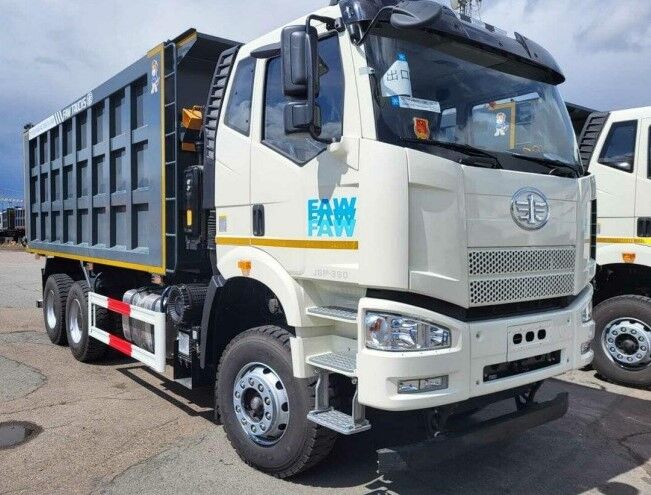 Самосвал FAW 6х4 CA3250P66K2T1E5 (угольный кузов) 390 л. с.